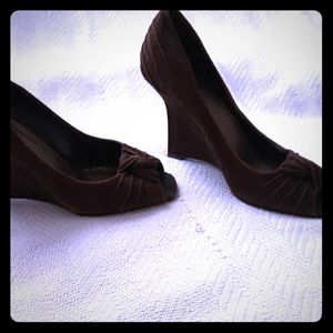 Beautiful Retroish Looking BCBG Women Shoes